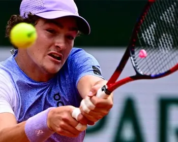 João Fonseca perde para o número 5 do mundo na terceira rodada de Roland Garros