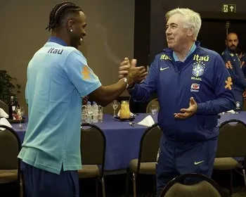 Jogadores se apresentam para estreia de Ancelotti na Seleção Brasileira