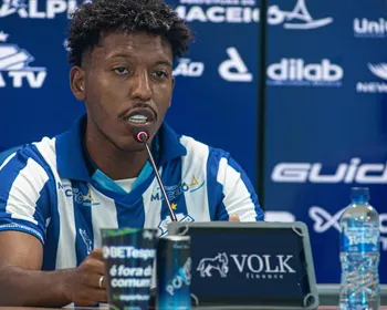Lateral do CSA, Ramon comenta sobre rodízio de jogadores na posição