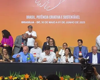 Lula prega diálogo com o Congresso e elogia Motta em evento do PSB