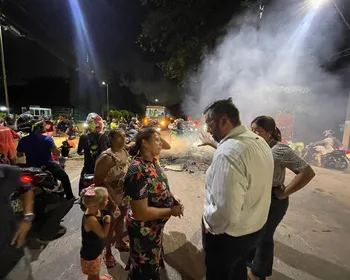 Manifestantes liberam via após negociação sobre transporte escolar em Maceió