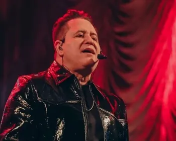 Marrone, dupla de Bruno, cai do palco e bate a cabeça durante show
