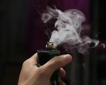 Menina de 15 anos morre por complicações do uso de cigarro eletrônico