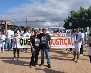 Moradores de Palmeira dos Índios vão às ruas pedir justiça por adolescente morto em abordagem policial