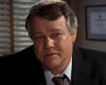 Morre Joe Don Baker, ator da franquia 007, aos 89 anos