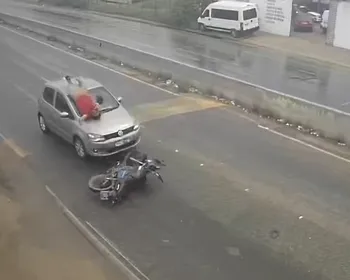 Motociclista é arremessado de veículo após colisão na AL-220