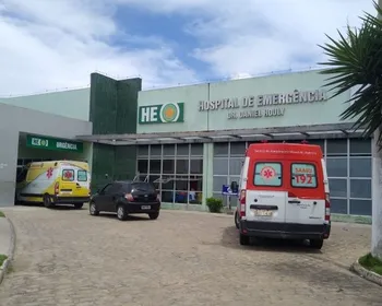 Motociclista sofre acidente após colidir com cachorro em avenida de Arapiraca