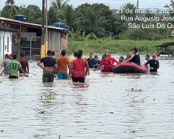 Nível do Rio Santo Antônio sobe e obriga mais de 300 moradores a saírem de casa