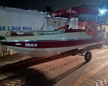 PC recupera lancha furtada na Pajuçara após localização em marina