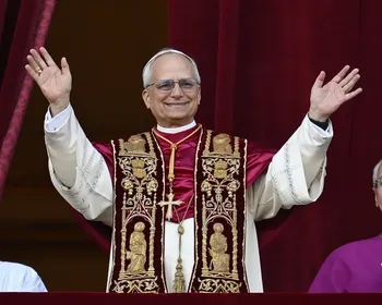 Papa Leão XIV explica escolha do nome em encontro com cardeais