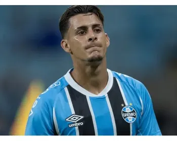 Pavón é encaminhado para delegacia por cuspir em policial após eliminação do Grêmio para o CSA