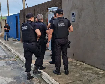 Polícia apreende cerca de R$ 100 mil em espécie com alvo de operação; líder do CV em AL está foragido no RJ