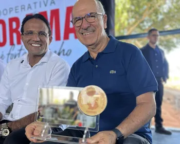 Prefeito Ronaldo Lopes é homenageado durante Festa do Trabalhador na Cooperativa Pindorama