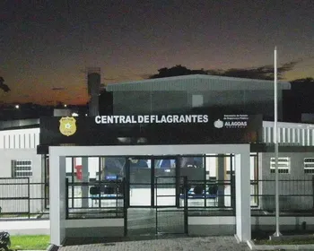 Revoltada com agressões, mulher tranca marido em casa e aciona a polícia