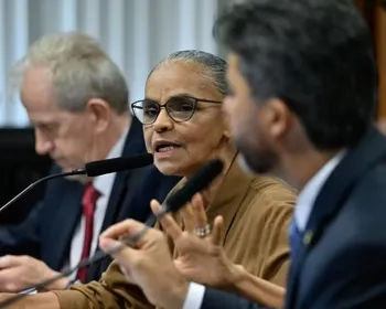 Senador manda Marina 'se pôr no seu lugar', e ministra diz que não é 'mulher submissa'