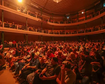 Teatro Solidário: Três Décadas de Cultura e Cidadania no Palco Alagoano