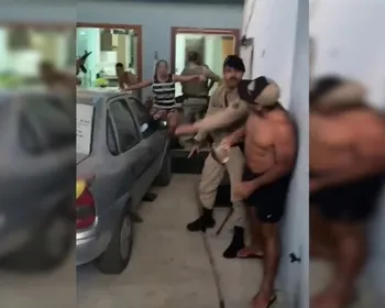 Treta por som alto tem tiro, porrada e PM apagado com caneca de chope