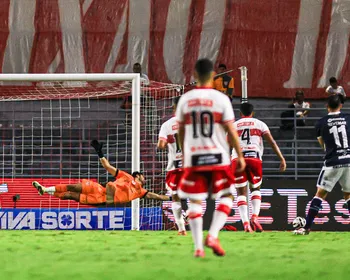 Um santo, dois xerifes e um tanque: "Caiu no Trapichão, vai pro caixão"