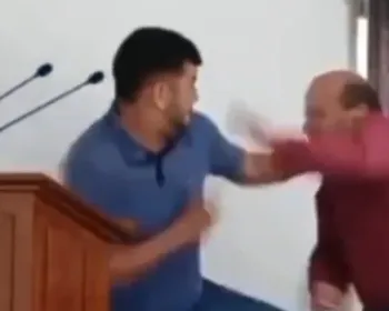 VÍDEO: vereadores trocam socos durante sessão na Câmara