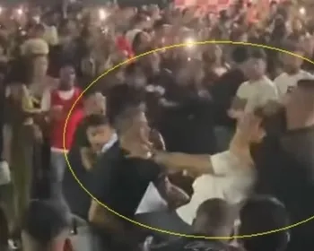 Vídeo: PMs de folga saem na porrada em quadra de escola de samba