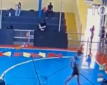 Vídeo: suspeito entra em escolas de Maceió e furta aparelhos celulares de alunos