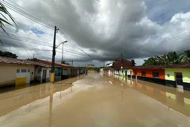 
			
				1º município: São Luís do Quitunde decreta emergência após destruição em casas e transbordamento de rio
			
			