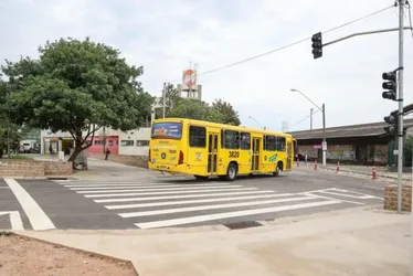 
			
				Adolescente morre após ser espancado por 4 em ponto de ônibus
			
			