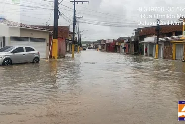 
			
				Alagoas tem quase 3 mil pessoas afetadas pelas chuvas em 16 municípios
			
			