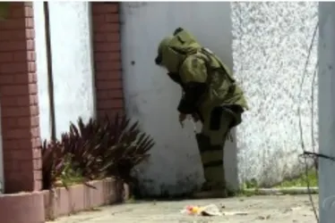 
			
				Artefato encontrado em carro na orla passa por análise do Esquadrão Antibombas
			
			