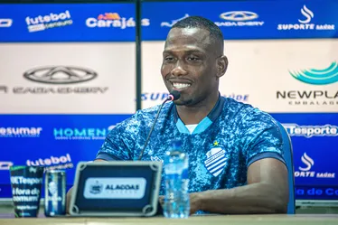 
			
				Atacante Igor Bahia afirma que CSA deve manter estilo de jogo contra o Grêmio
			
			