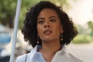 
			
				Bella Campos exibe barriga de grávida fake e detalhe chama atenção
			
			