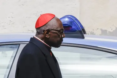 
			
				Buscas por papa africano conservador disparam no dia do conclave
			
			