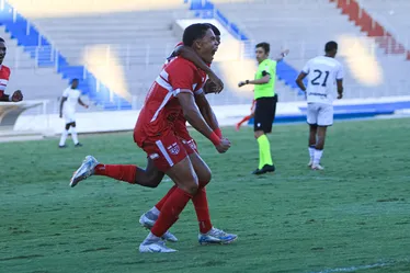 
			
				CRB vence o Cear por 2x1 e se mantm vivo na briga pela classificao na Srie B Sub-20
			
			