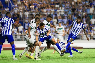 
			
				CSA absoluto! Azulão bate Maringá de virada no Rei Pelé: 3 x 2
			
			