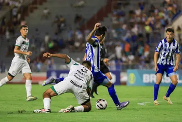 
			
				CSA absoluto! Azulão bate Maringá de virada no Rei Pelé: 3 x 2
			
			