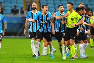 
			
				CSA cala a Arena e elimina o Grêmio
			
			