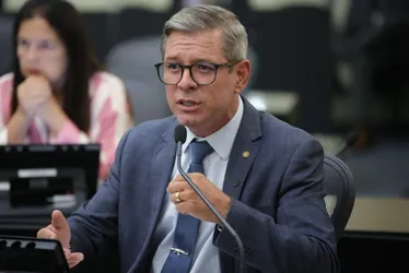 
			
				Cabo Bebeto critica desvios no INSS em sessão na ALE
			
			