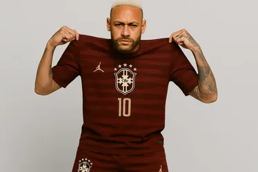 
			
				Camisa vermelha da Seleção: ampla maioria rejeita ideia em enquete
			
			