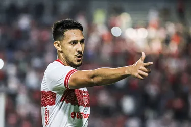 
			
				Camisa 9 do CRB: Breno Herculano é confirmado para jogo contra o Santos
			
			