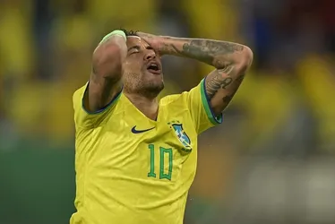 
				Carlo Ancelotti justifica ausência de Neymar em convocação
			
			