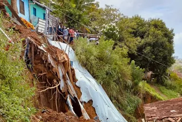 
			
				Chuvas diminuem em Maceió após dias de fortes temporais
			
			