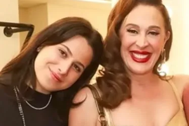 
			
				Claudia Raia rebate críticas após dar vibrador à filha aos 12 anos
			
			