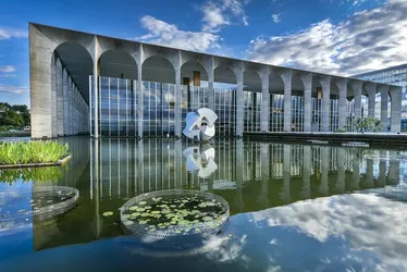 
			
				Concurso de diplomata: Itamaraty abre inscrições para 50 vagas
			
			