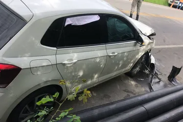 
			
				Condutor com sinais de embriaguez causa acidente, é levado à Central e fica preso por dívida de pensão alimentícia
			
			
