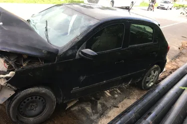 
			
				Condutor com sinais de embriaguez causa acidente, é levado à Central e fica preso por dívida de pensão alimentícia
			
			