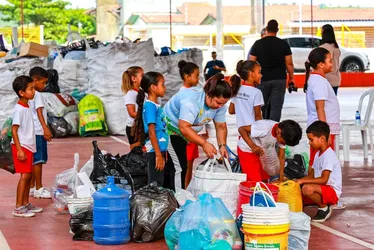 
			
				Dia Nacional da Reciclagem: Plastitroque em Marechal Deodoro arrecada 4 toneladas de resíduos plásticos
			
			