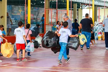
			
				Dia Nacional da Reciclagem: Plastitroque em Marechal Deodoro arrecada 4 toneladas de resíduos plásticos
			
			
