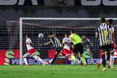 Eliminação na Copa do Brasil deixa sensação de fim de temporada para o Santos

			