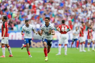 
			
				Em jogo com duas expulsões, Bahia supera o Vitória e mantém tabu em clássicos
			
			