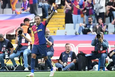 
			
				Em jogo eletrizante, Barcelona vira sobre o Real Madrid e se aproxima do título de La Liga
			
			